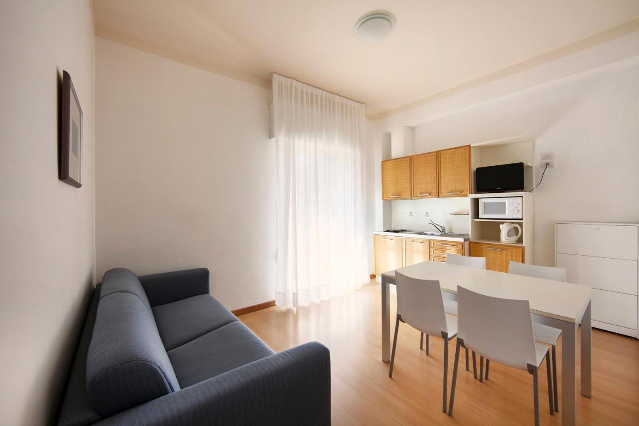 Aparthotel La Pineta Lido di Jesolo Exteriör bild