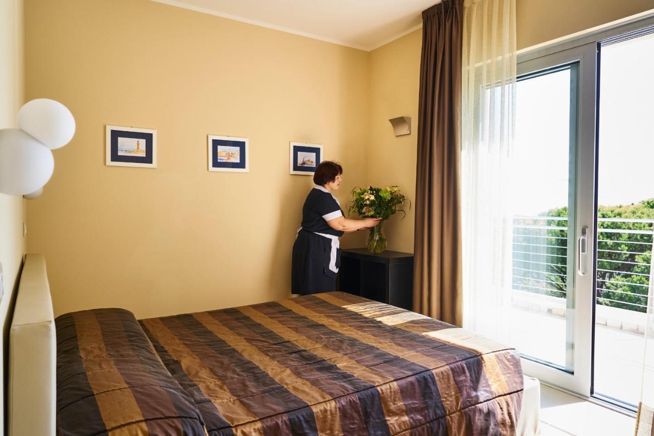 Aparthotel La Pineta Lido di Jesolo Exteriör bild