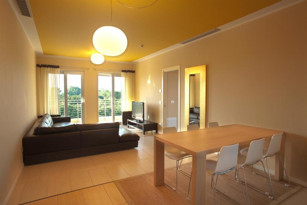 Aparthotel La Pineta Lido di Jesolo Rum bild