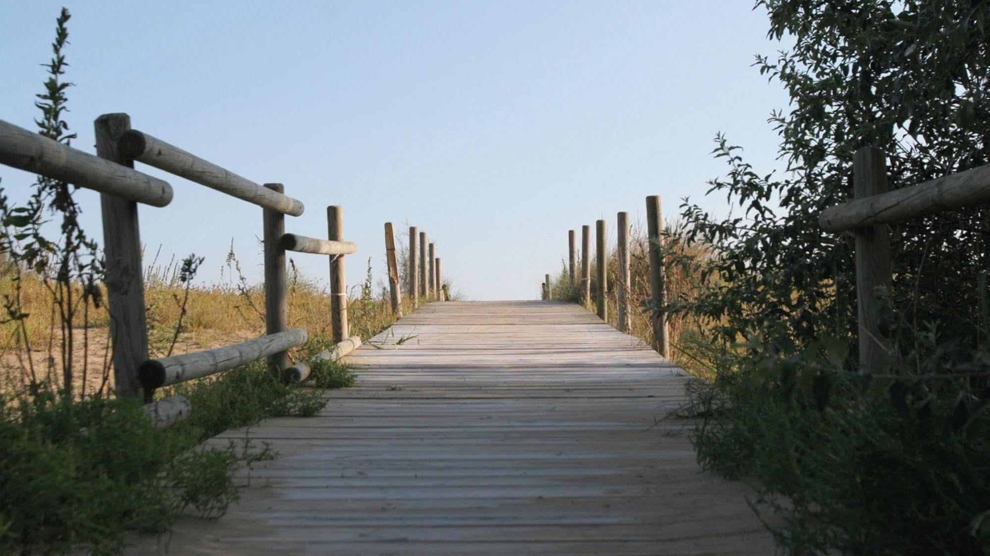 Aparthotel La Pineta Lido di Jesolo Exteriör bild